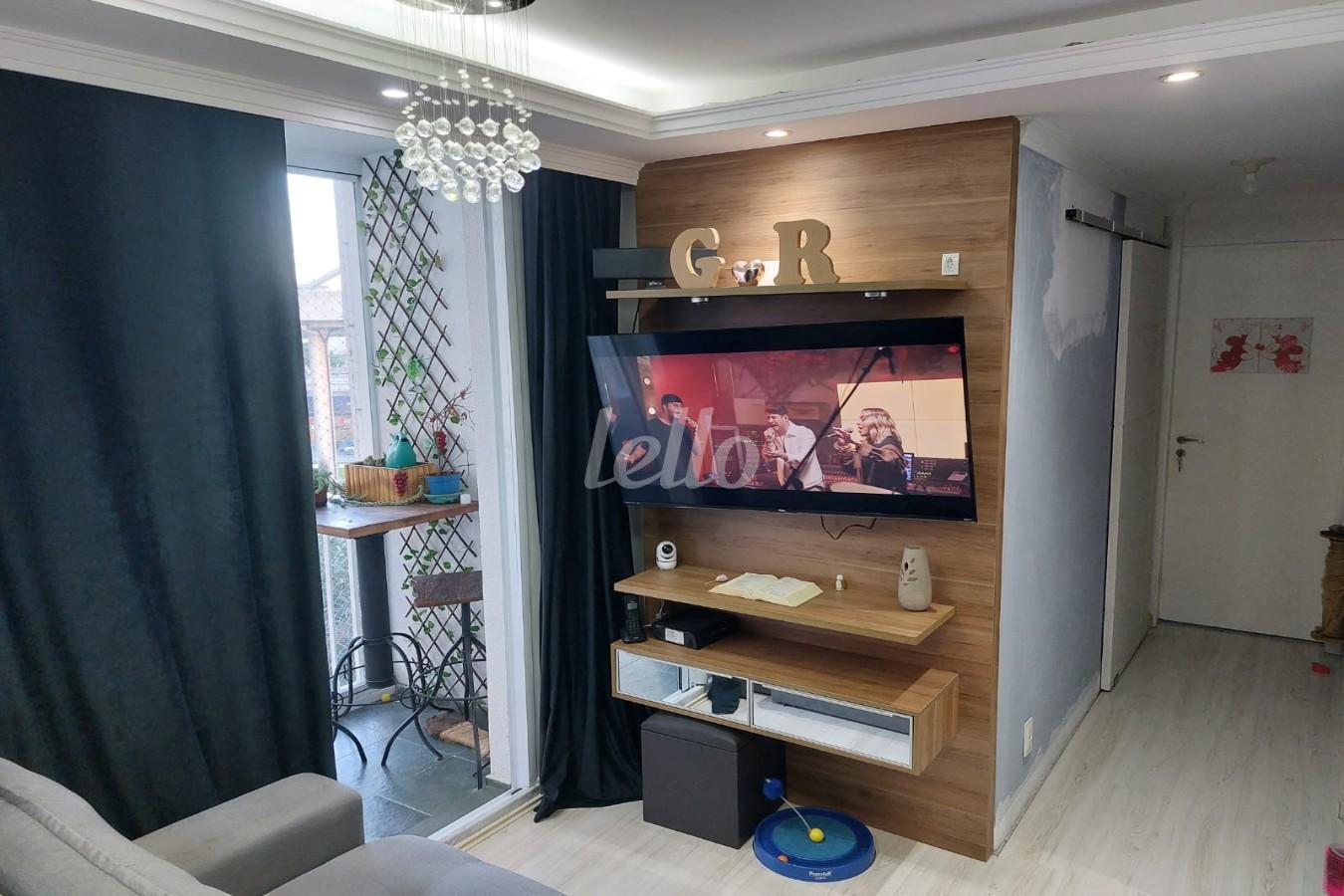 SALA de Apartamento à venda, Padrão com 46 m², 2 quartos e 1 vaga em Quinta da Paineira - São Paulo