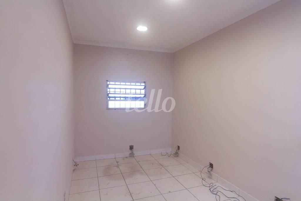 SALA 2 de Galpão/Armazém para alugar, Padrão com 700 m², e em Imirim - São Paulo