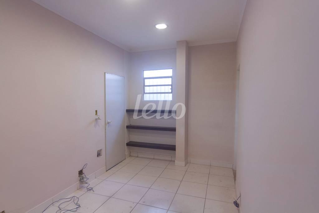 SALA 2 de Galpão/Armazém para alugar, Padrão com 700 m², e em Imirim - São Paulo