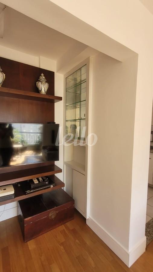 SALA de Apartamento para alugar, Padrão com 71 m², 2 quartos e 1 vaga em Paraíso - São Paulo