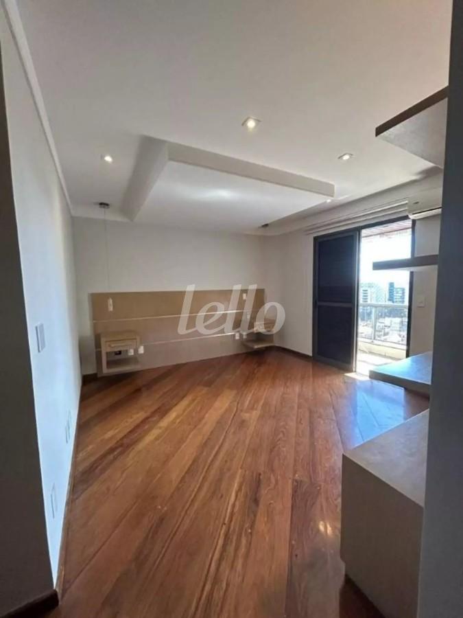 SUITE MASTER de Apartamento para alugar, Padrão com 214 m², 4 quartos e 3 vagas em Jardim da Saúde - São Paulo