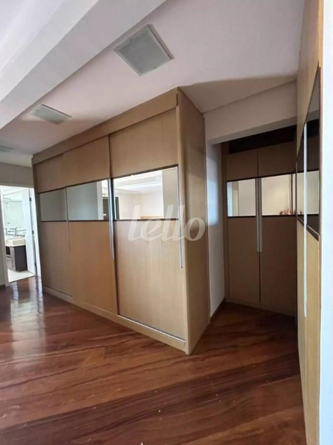 SUITE MASTER de Apartamento para alugar, Padrão com 214 m², 4 quartos e 3 vagas em Jardim da Saúde - São Paulo