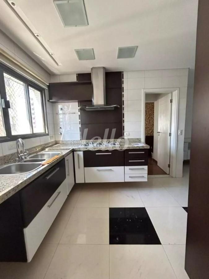 COZINHA de Apartamento para alugar, Padrão com 214 m², 4 quartos e 3 vagas em Jardim da Saúde - São Paulo