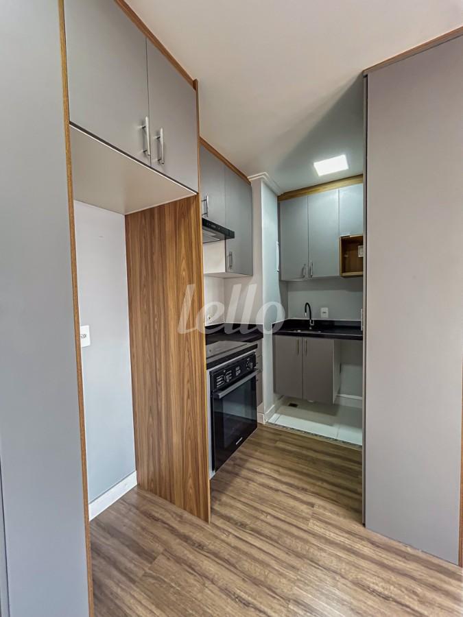 COZINHA de Apartamento para alugar, Padrão com 38 m², 2 quartos e em Quarta Parada - São Paulo