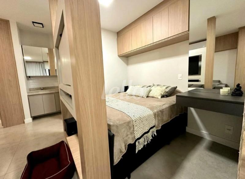 DORMITÓRIO de Apartamento à venda, Padrão com 49 m², 1 quarto e 1 vaga em Campo Belo - São Paulo