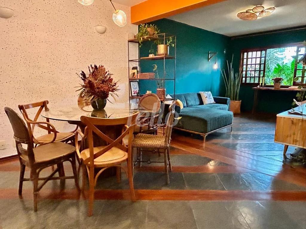 LIVING de Casa à venda, sobrado com 206 m², 3 quartos e 2 vagas em Vila Mascote - São Paulo