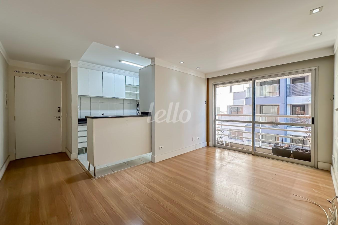 SALA de Apartamento para alugar, Padrão com 50 m², 2 quartos e 1 vaga em Vila Monte Alegre - São Paulo