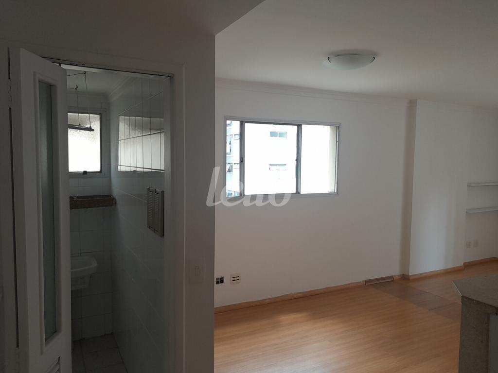 SALA de Apartamento à venda, Padrão com 35 m², 1 quarto e em Jardim Paulista - São Paulo