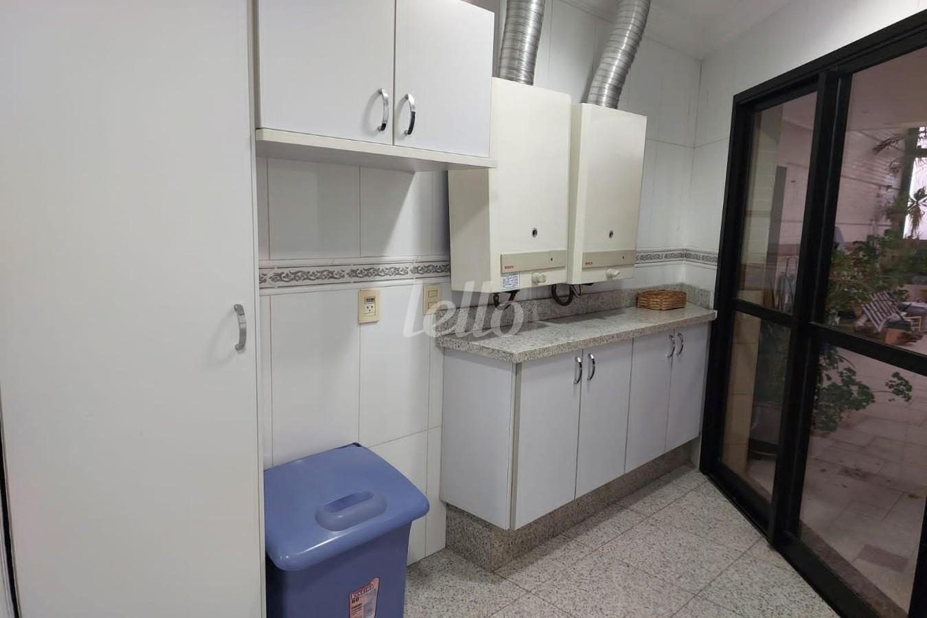 AREA DE SERVIÇO de Apartamento para alugar, Padrão com 480 m², e 5 vagas em Alto da Lapa - São Paulo