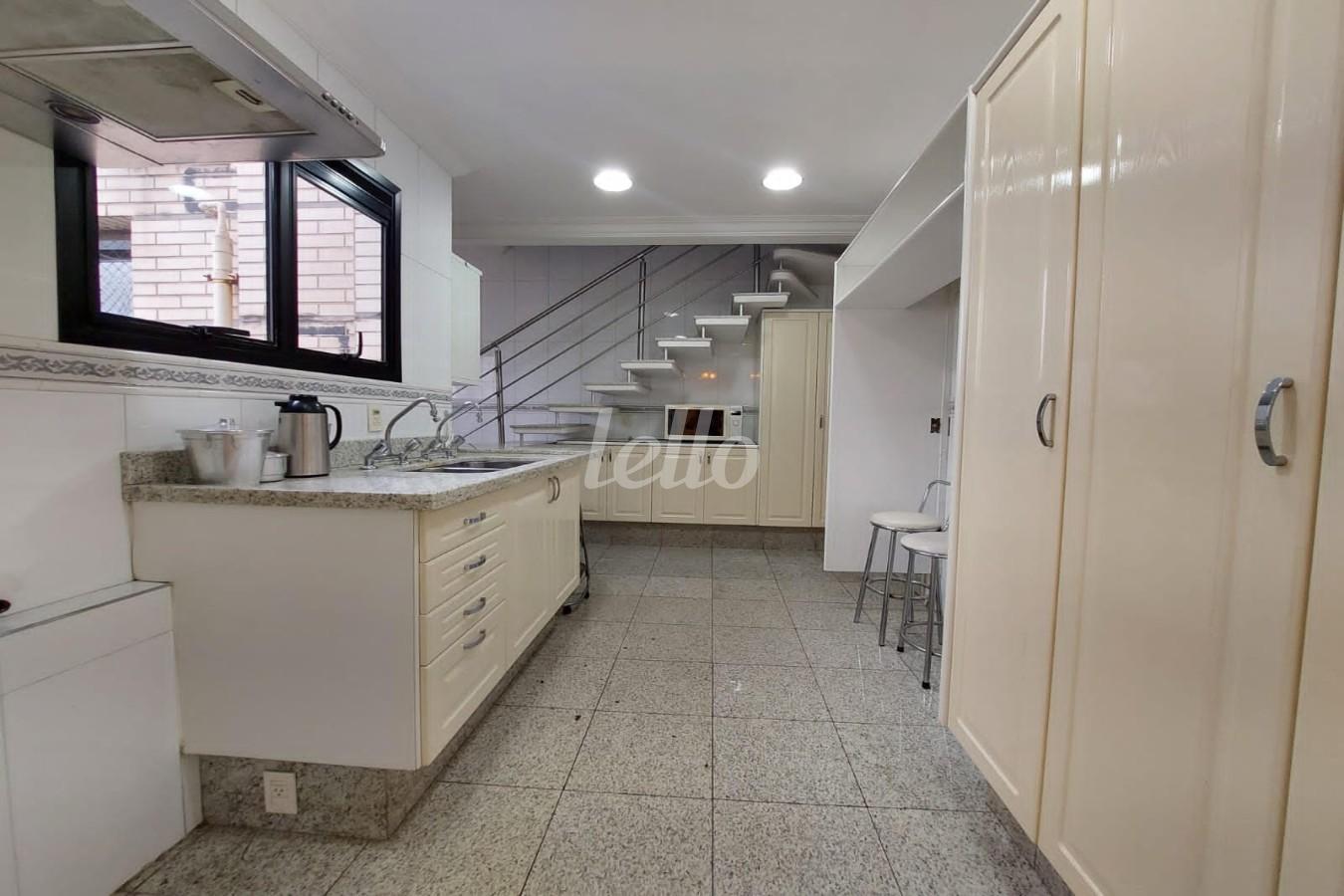 COZINHA de Apartamento para alugar, Padrão com 480 m², e 5 vagas em Alto da Lapa - São Paulo