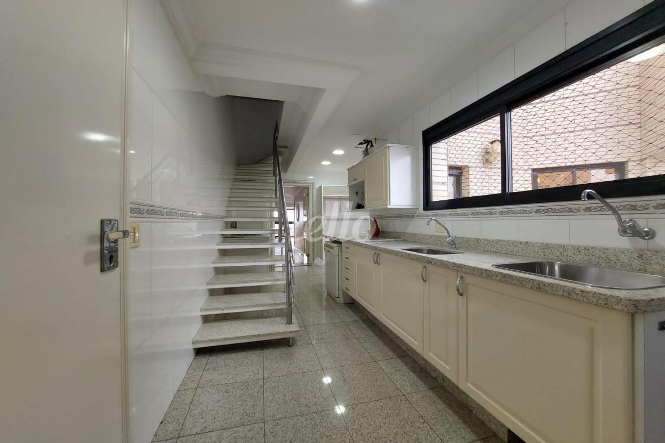 COZINHA de Apartamento para alugar, Padrão com 480 m², e 5 vagas em Alto da Lapa - São Paulo