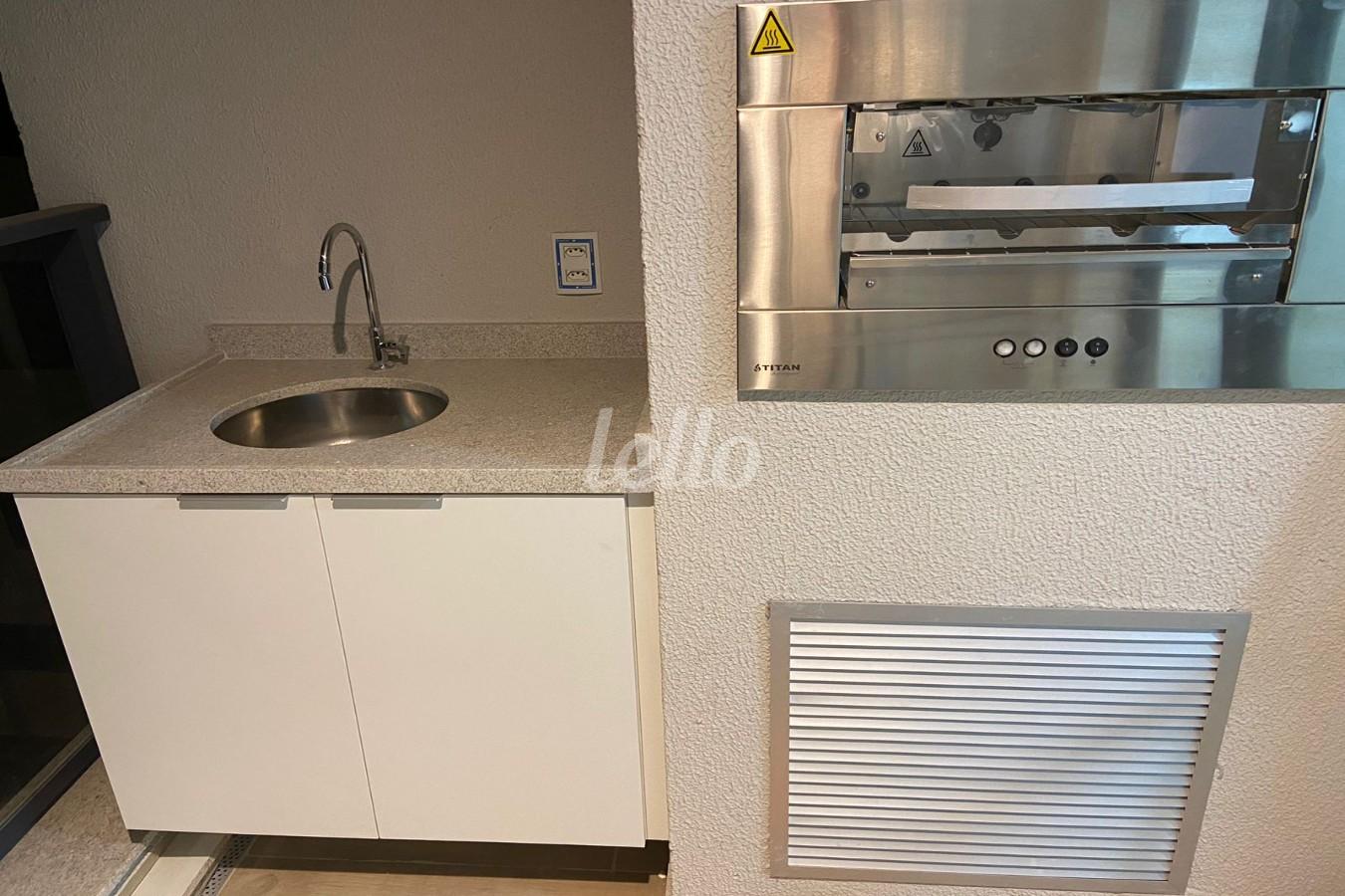 VARANDA GOURMET de Apartamento para alugar, Padrão com 64 m², 2 quartos e 1 vaga em Vila Clementino - São Paulo