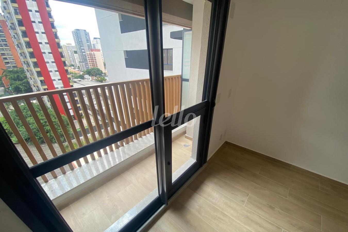 VARANDA SUÍTE de Apartamento para alugar, Padrão com 64 m², 2 quartos e 1 vaga em Vila Clementino - São Paulo