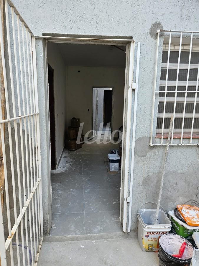 FUNDOS de Casa à venda, sobrado com 170 m², 4 quartos e 2 vagas em Cambuci - São Paulo