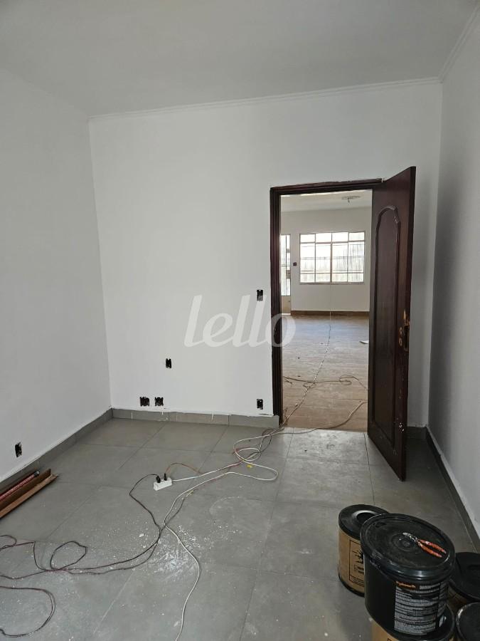 DORM de Casa à venda, sobrado com 170 m², 4 quartos e 2 vagas em Cambuci - São Paulo