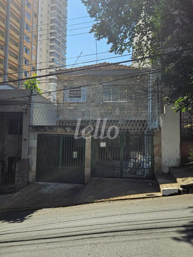 FACHADA de Casa à venda, sobrado com 170 m², 4 quartos e 2 vagas em Cambuci - São Paulo