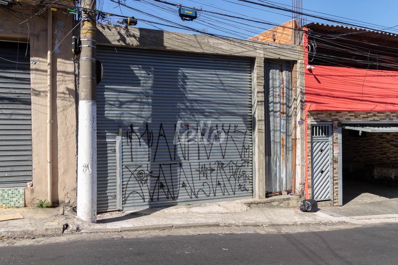 FACHADA de Área / Terreno para alugar, Padrão com 120 m², e em Vila Tolstoi - São Paulo