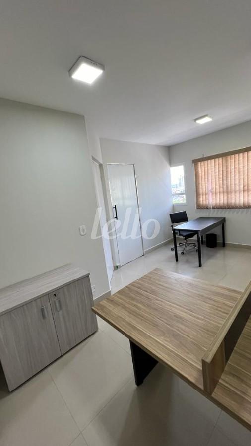 SALA de Sala / Conjunto para alugar, Padrão com 20 m², e 1 vaga em Centro - Santo André