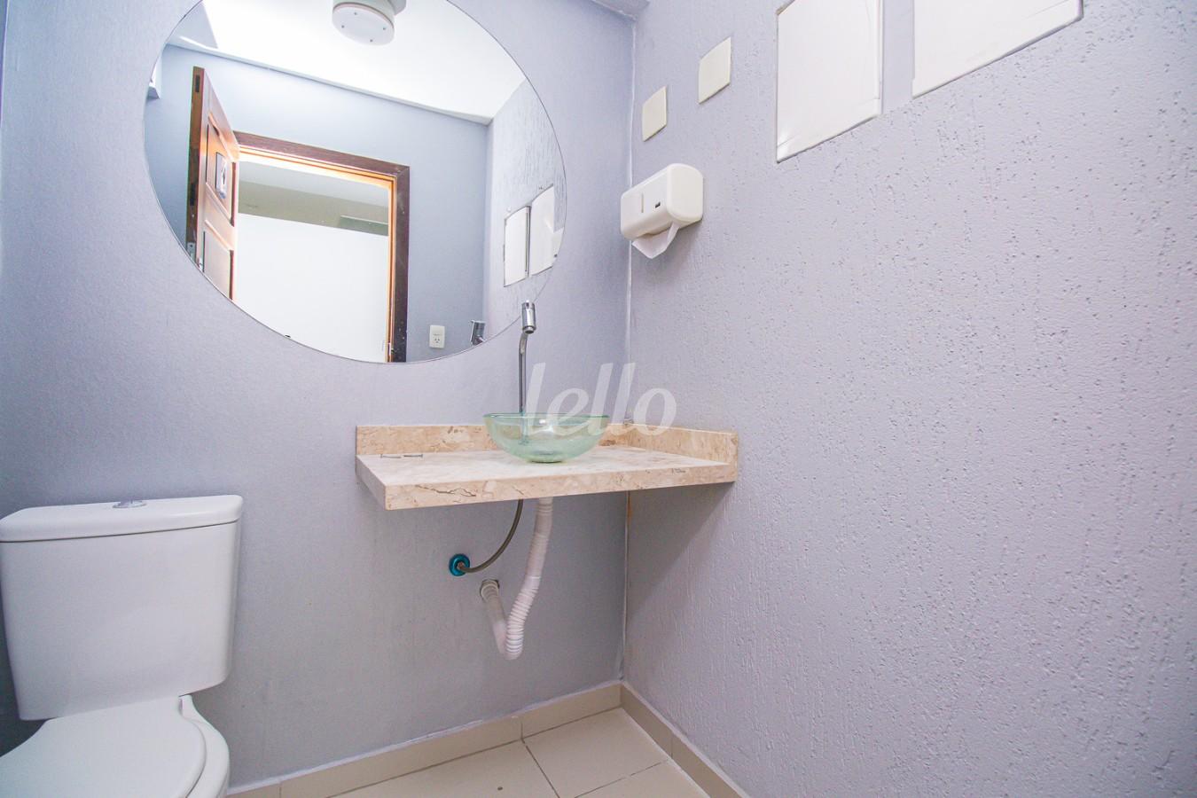 LAVABO de Casa para alugar, sobrado com 140 m², 4 quartos e 2 vagas em Jardim - Santo André