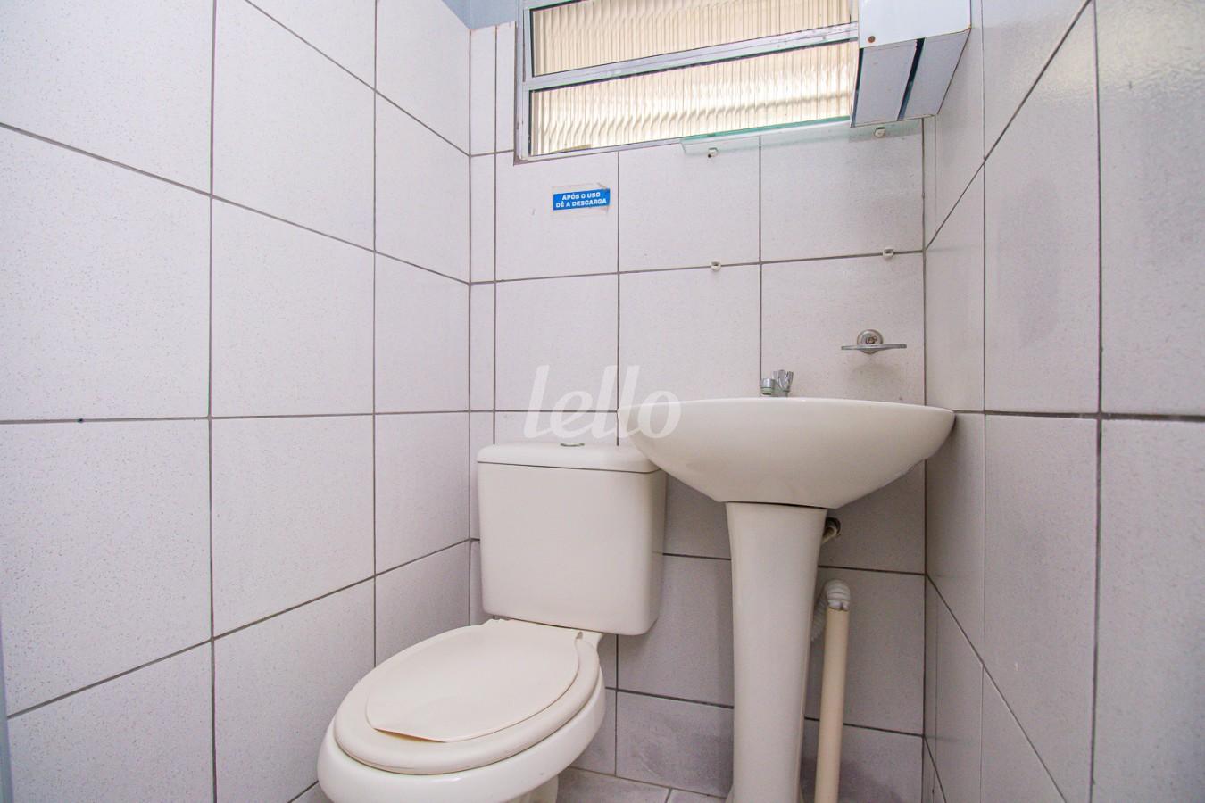 LAVABO de Casa para alugar, sobrado com 140 m², 4 quartos e 2 vagas em Jardim - Santo André