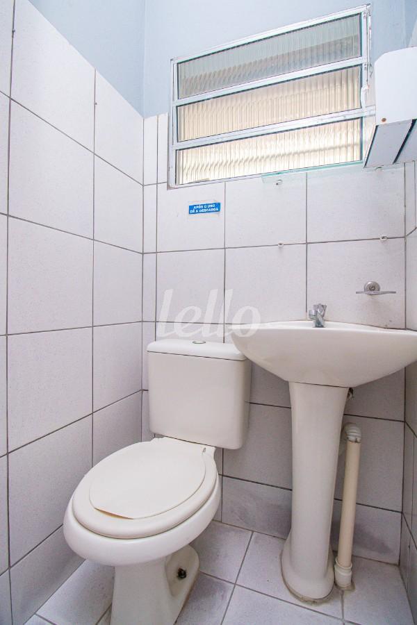 LAVABO de Casa para alugar, sobrado com 140 m², 4 quartos e 2 vagas em Jardim - Santo André