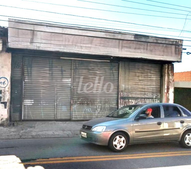 FRENTE de Galpão/Armazém à venda, Padrão com 600 m², e em Vila Isolina Mazzei - São Paulo