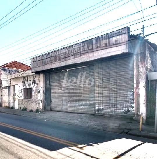 FRENTE de Galpão/Armazém à venda, Padrão com 600 m², e em Vila Isolina Mazzei - São Paulo