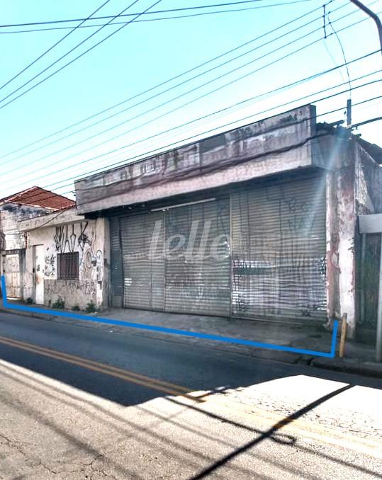 FRENTE TOTAL de Galpão/Armazém à venda, Padrão com 600 m², e em Vila Isolina Mazzei - São Paulo