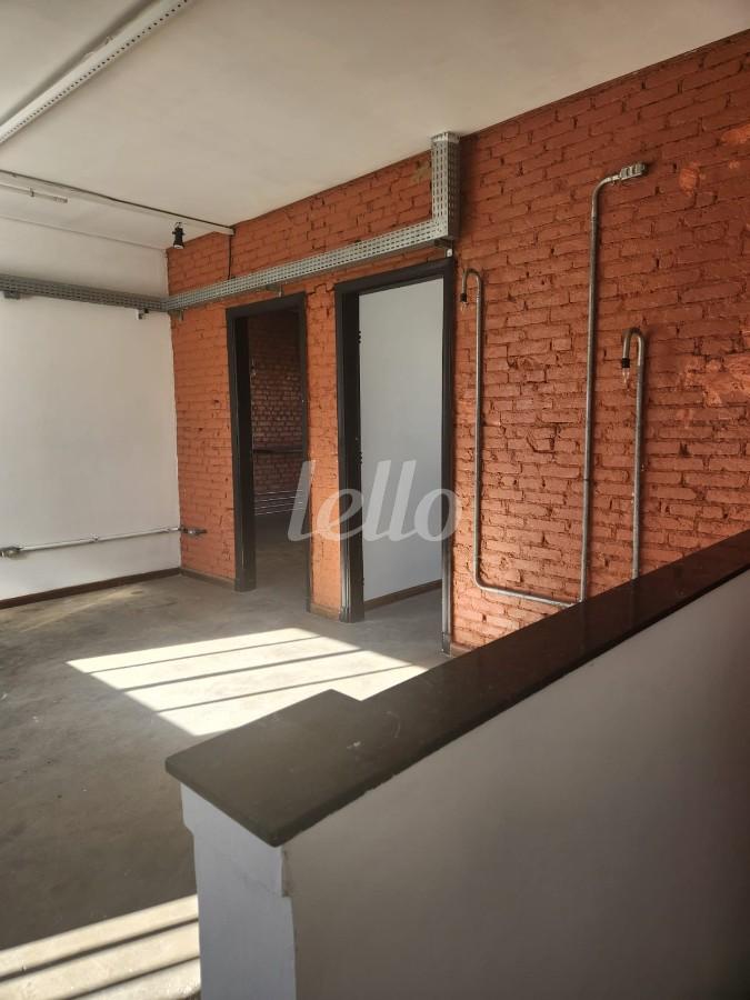 SALA 1 RECEPÇÃO de Sobreloja para alugar, Padrão com 100 m², e em Vila Cláudia - São Paulo