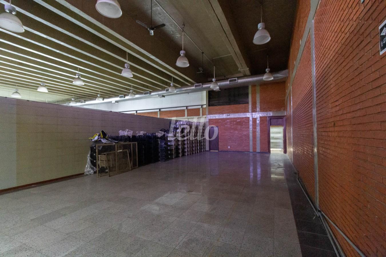 ESPAÇO de Prédio Comercial para alugar, Monousuário com 4078 m², e 37 vagas em Instituto de Previdência - São Paulo