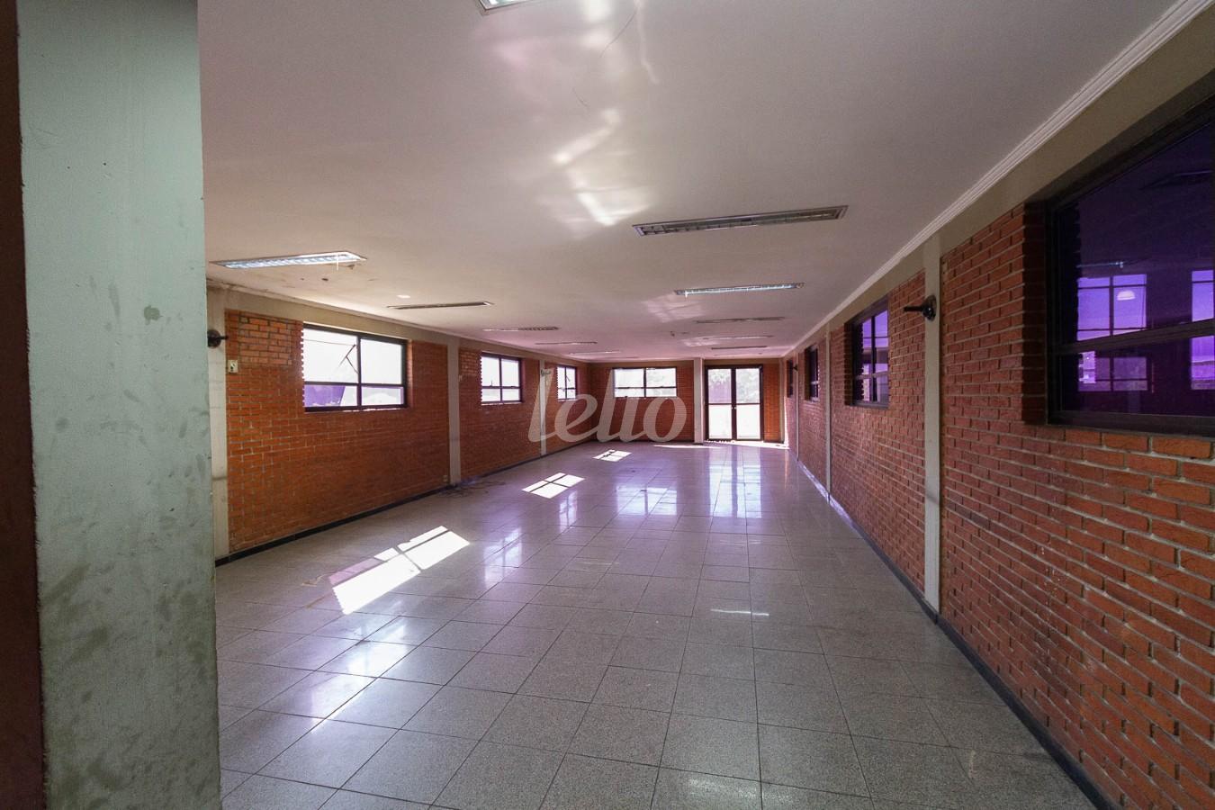 SALA 7 de Prédio Comercial para alugar, Monousuário com 4078 m², e 37 vagas em Instituto de Previdência - São Paulo