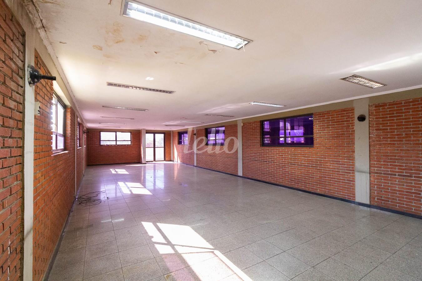 SALA 7 de Prédio Comercial para alugar, Monousuário com 4078 m², e 37 vagas em Instituto de Previdência - São Paulo