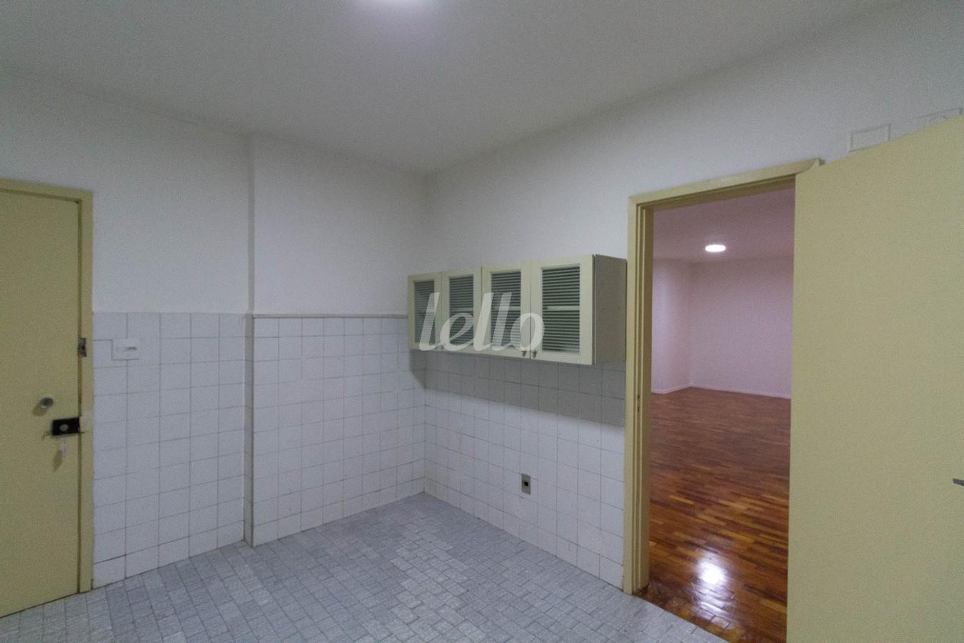 COZINHA de Apartamento para alugar, Padrão com 128 m², 3 quartos e em Bom Retiro - São Paulo