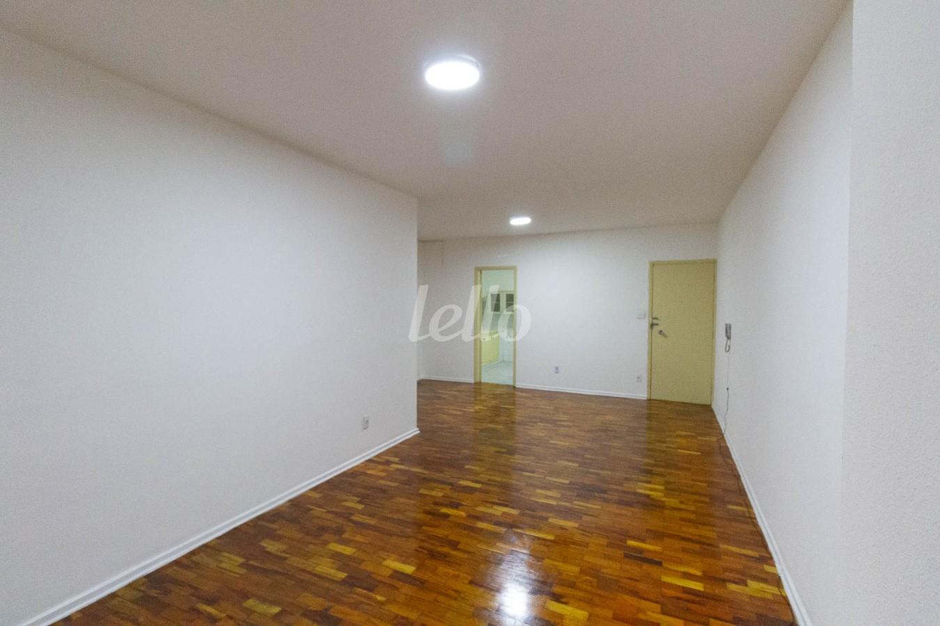 SALA de Apartamento para alugar, Padrão com 128 m², 3 quartos e em Bom Retiro - São Paulo