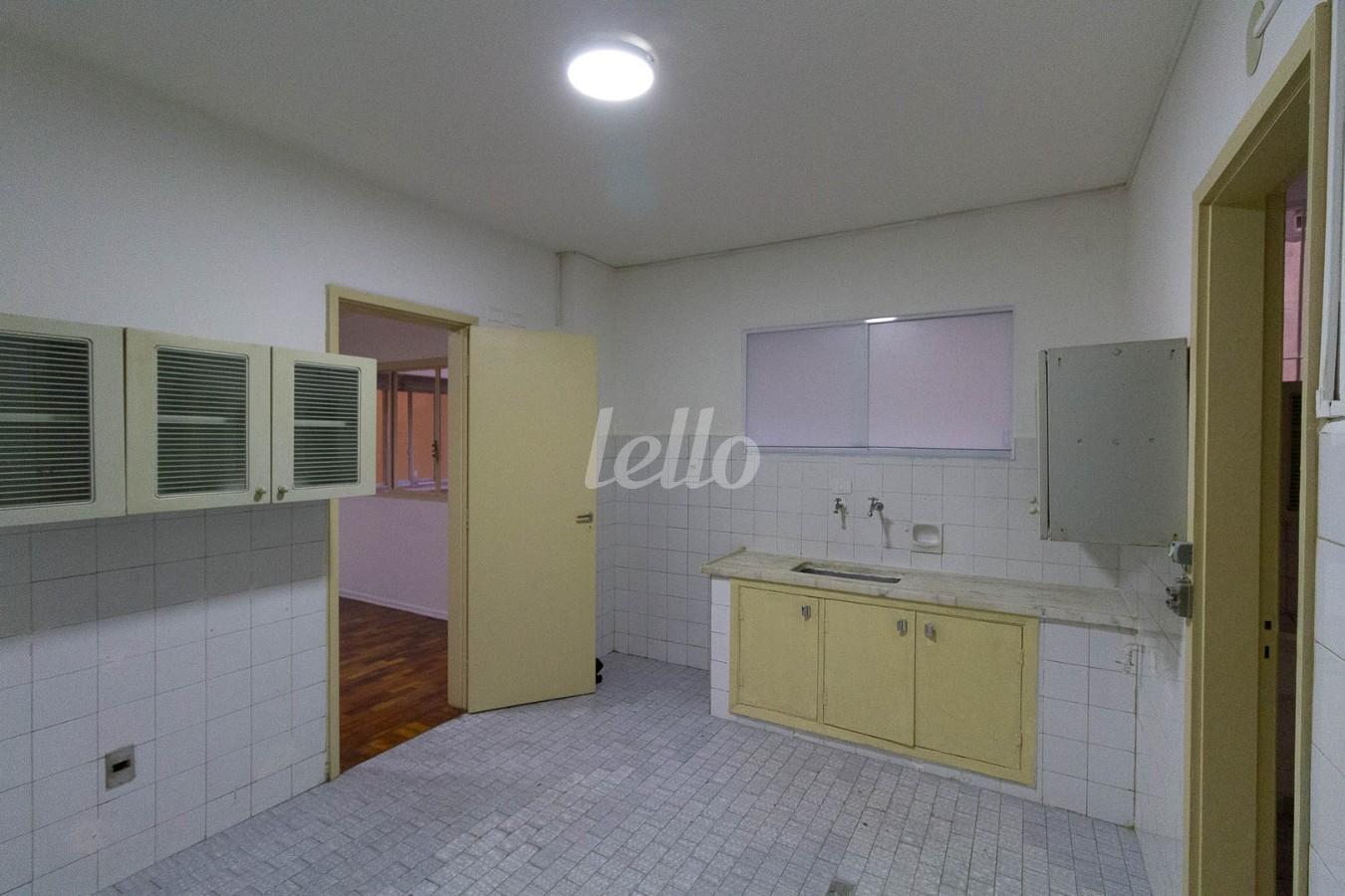 COZINHA de Apartamento para alugar, Padrão com 128 m², 3 quartos e em Bom Retiro - São Paulo