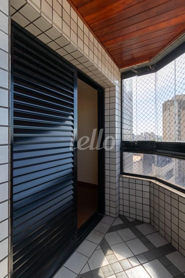 SUITE 1 de Apartamento para alugar, cobertura - Padrão com 198 m², 4 quartos e 2 vagas em Vila Guarani - São Paulo