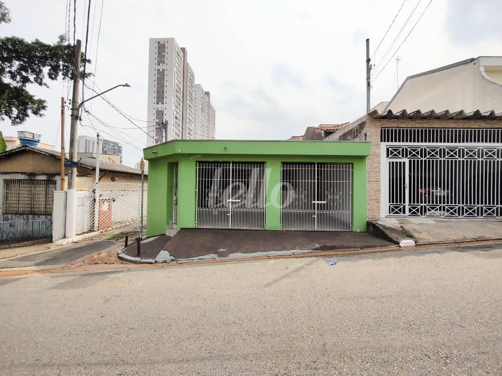 FACHADA de Casa à venda, térrea com 131 m², 2 quartos e 2 vagas em Vila Prudente - São Paulo