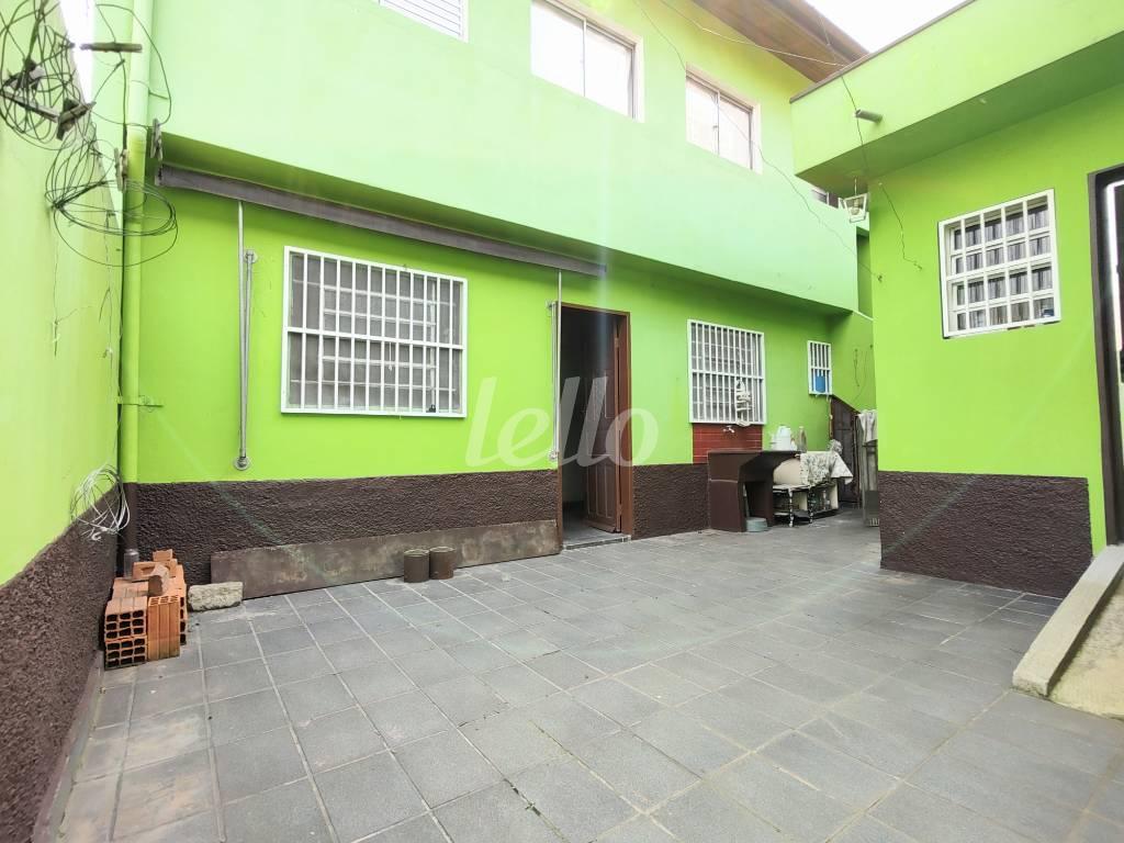 QUINTAL de Casa à venda, térrea com 131 m², 2 quartos e 2 vagas em Vila Prudente - São Paulo