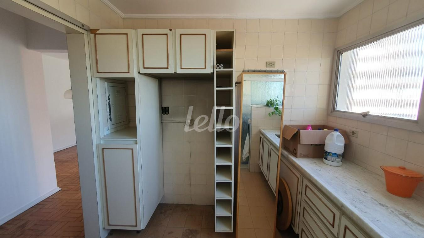 COZINHA de Apartamento à venda, Padrão com 78 m², 2 quartos e 1 vaga em Vila Alexandria - São Paulo