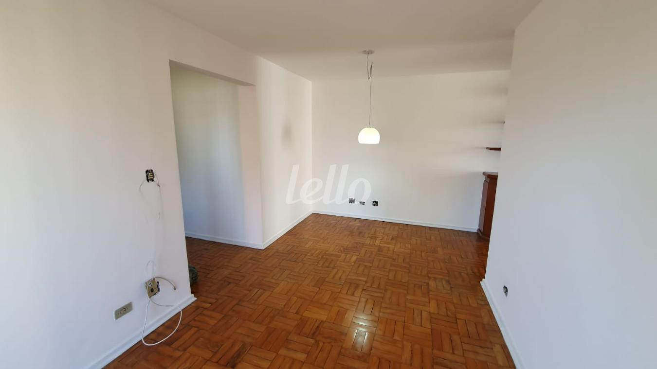 SALA de Apartamento à venda, Padrão com 78 m², 2 quartos e 1 vaga em Vila Alexandria - São Paulo