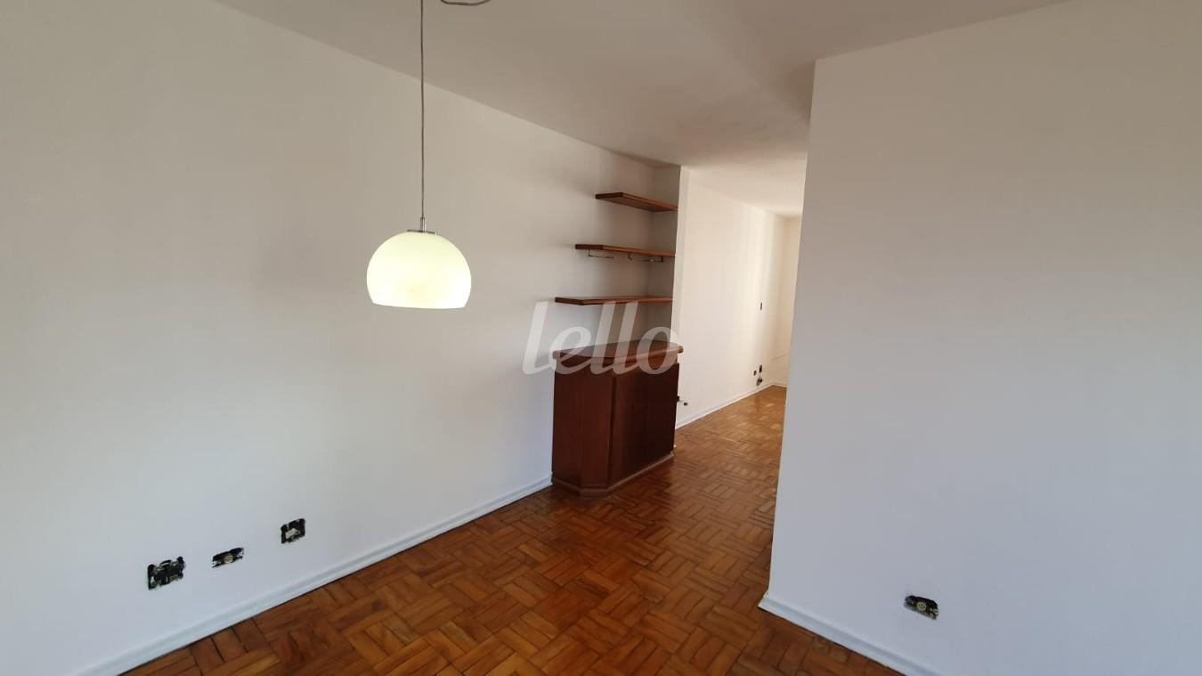 SALA de Apartamento à venda, Padrão com 78 m², 2 quartos e 1 vaga em Vila Alexandria - São Paulo