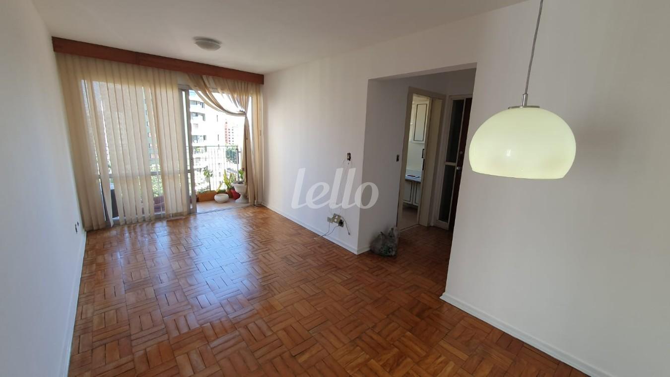 SALA de Apartamento à venda, Padrão com 78 m², 2 quartos e 1 vaga em Vila Alexandria - São Paulo