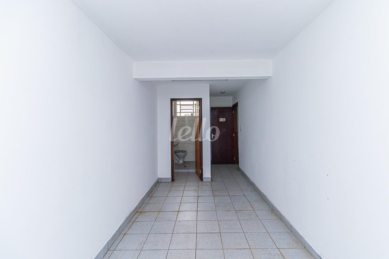 SALA de Salão para alugar, Padrão com 125 m², e em Vila Pires - Santo André