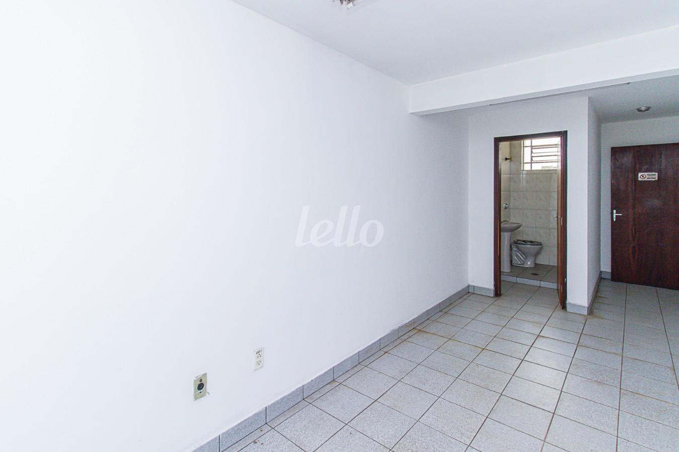 SALA de Salão para alugar, Padrão com 125 m², e em Vila Pires - Santo André