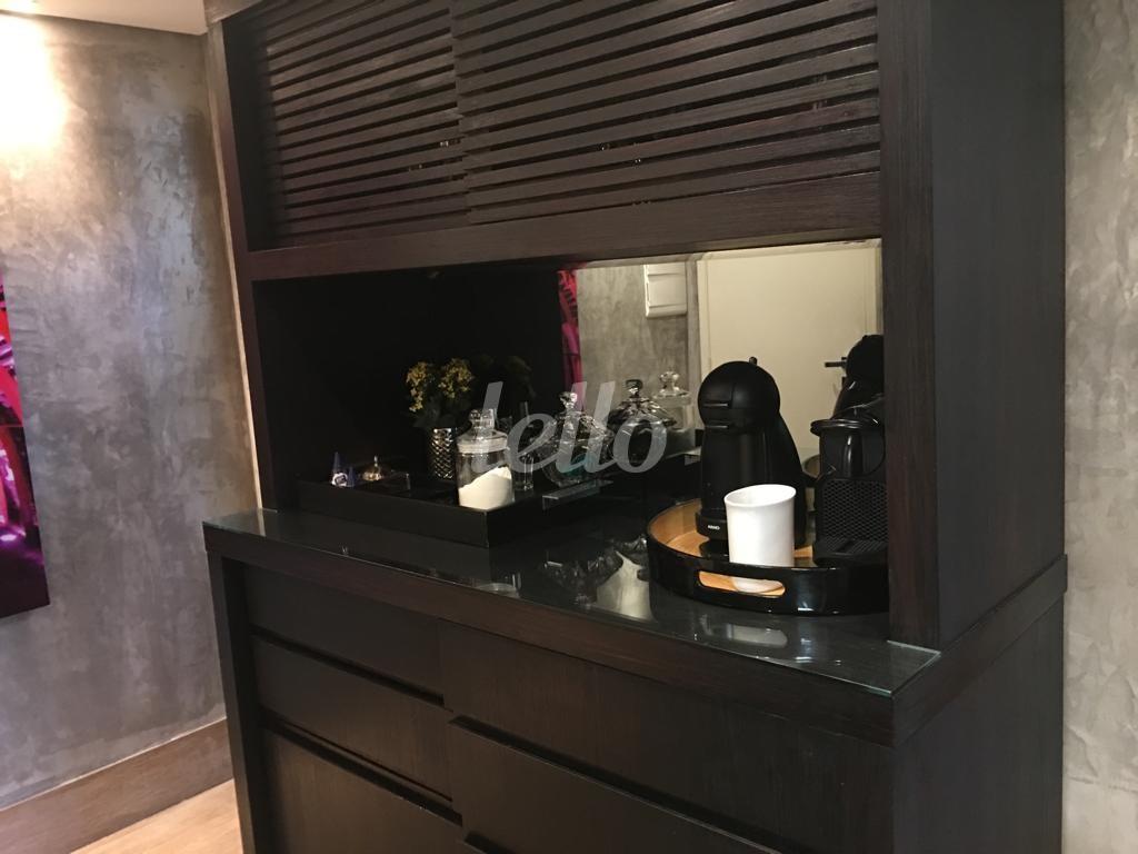 SALA de Sala / Conjunto para alugar, Padrão com 42 m², e 2 vagas em Alto de Pinheiros - São Paulo