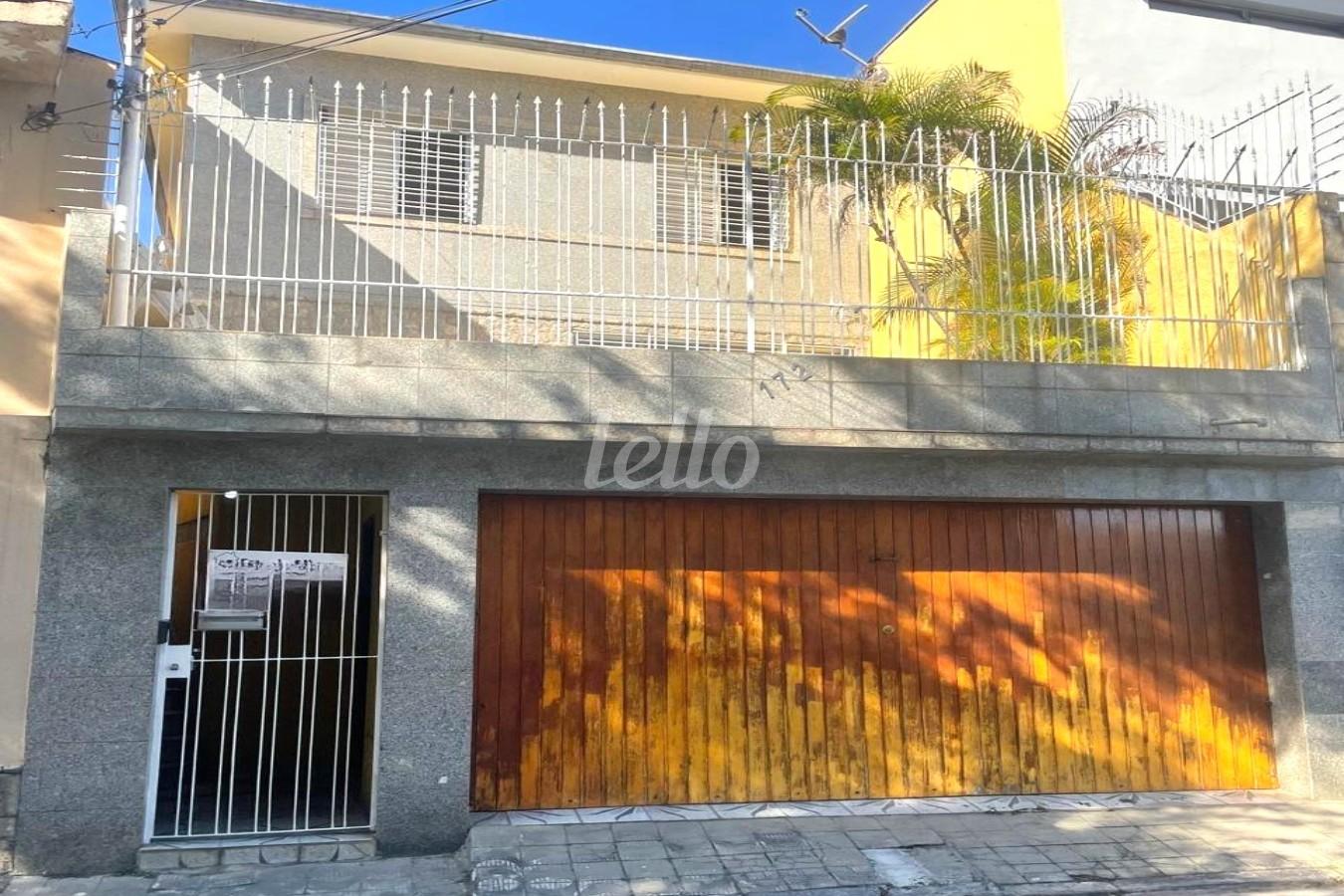 FACHADA de Casa à venda, sobrado com 185 m², 3 quartos e 2 vagas em Santana - São Paulo