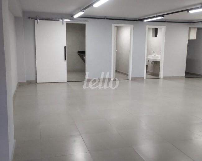 LOJA de Salão para alugar, Padrão com 280 m², e em Lapa - São Paulo