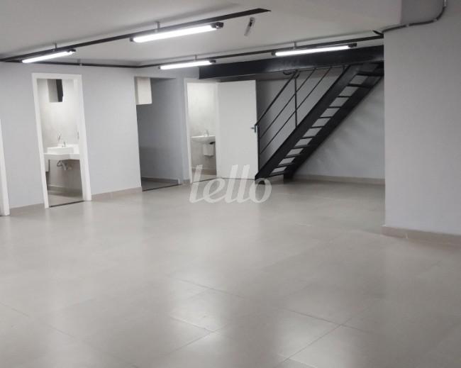 LOJA de Salão para alugar, Padrão com 280 m², e em Lapa - São Paulo