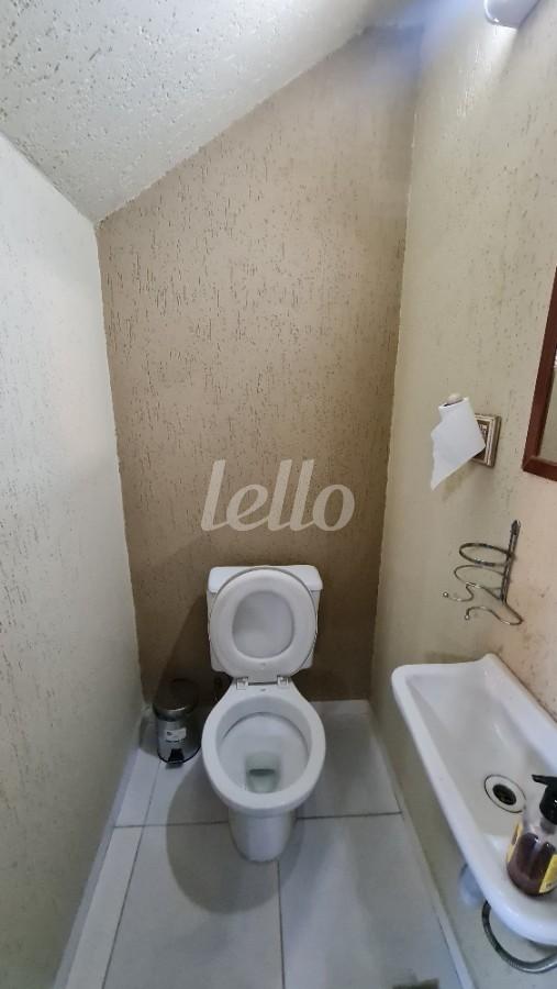 LAVABO GARAGEM de Casa à venda, sobrado com 280 m², 3 quartos e 4 vagas em Água Rasa - São Paulo