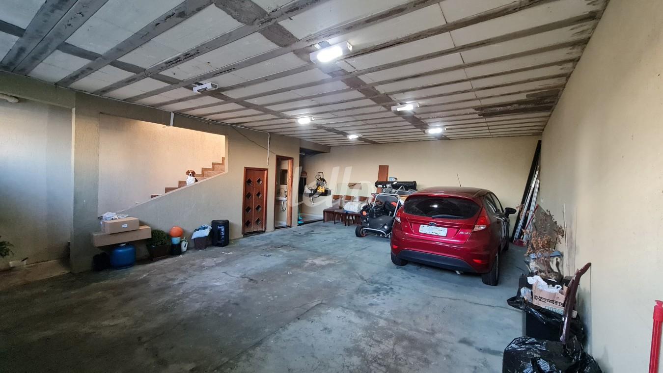 GARAGEM de Casa à venda, sobrado com 280 m², 3 quartos e 4 vagas em Água Rasa - São Paulo